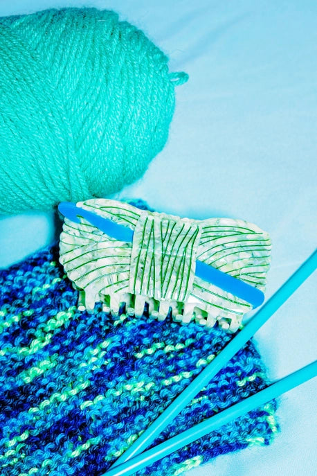 Yarning Hair Claw Clips